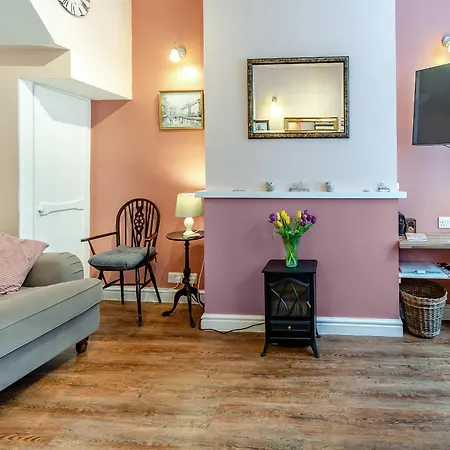 Sea Dog * Scarborough